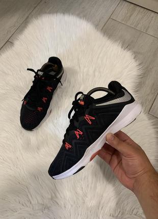 Женские кроссовки nike zoom