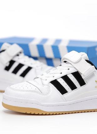 Кроссовки adidas der forum
