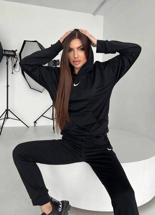 Спортивний костюм у стилі nike