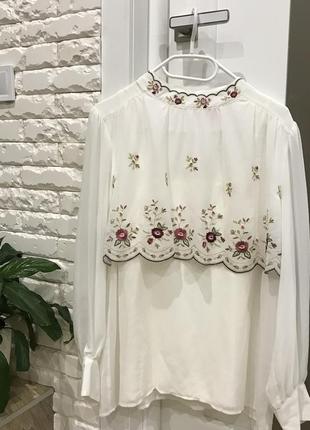 Блузочка біла з вишивкою