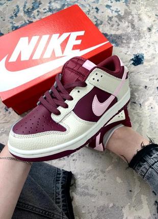 Жіночі осінні кросівки sb dunk low prm valentine's day