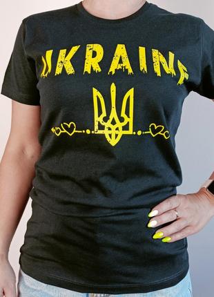 Футболка з гербом україни (s) чорна, літня футболка з патріотичним написом, жіноча футболка чорна