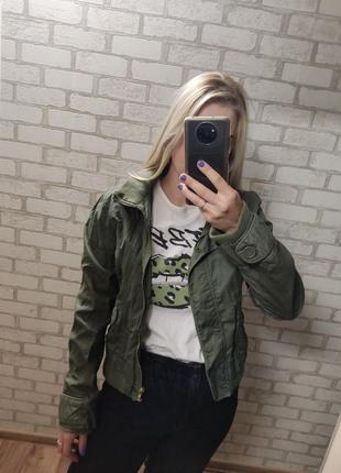 Курточка хакі