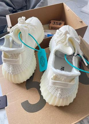 Adidas yeezy boost 350 v2 кроссовки2 фото