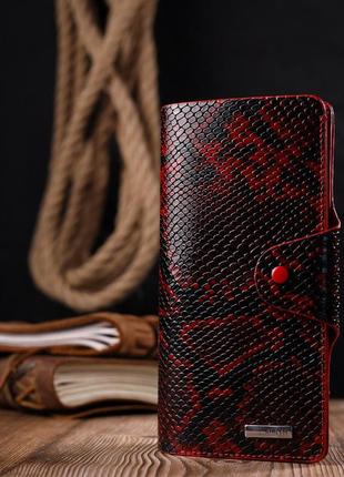 Яркое женское портмоне из натуральной фактурной кожи под змею karya 21003 красный7 фото