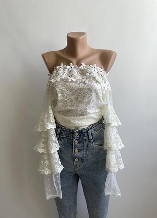 Блуза з об’ємними рукавами