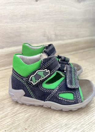 Босоножки superfit р 22