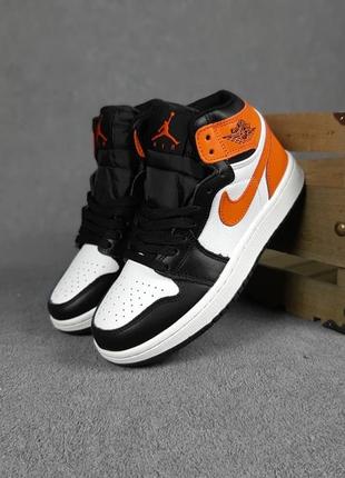 Nike air j0rdan 1 белые с черным с оранжевым кроссовками женские кожаные топ качество найк джордан высокие осенние3 фото