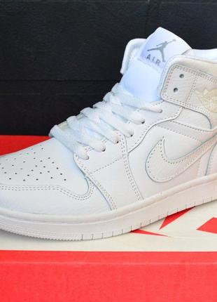 Nike air jordan 1 retro кроссовки женские кожаные топ найк джордан высокие осенние белые4 фото