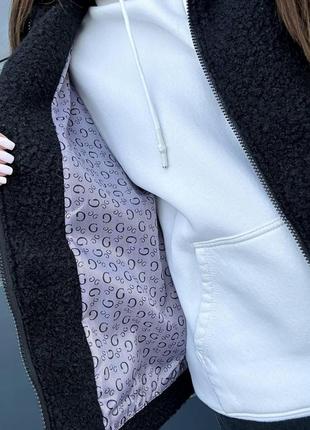 Женская короткая курточка на осень5 фото