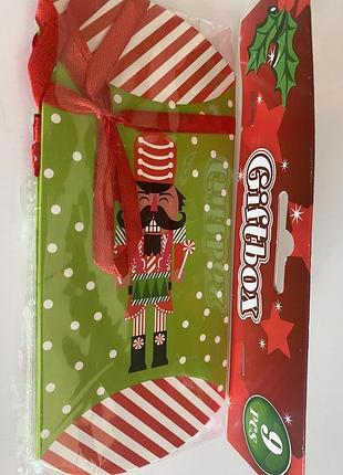 Подарочные коробки .