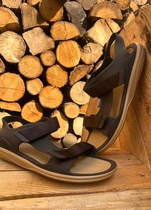 Чоловічі сандалії кроки crocs men swiftwater expedition sandal origina коричневі