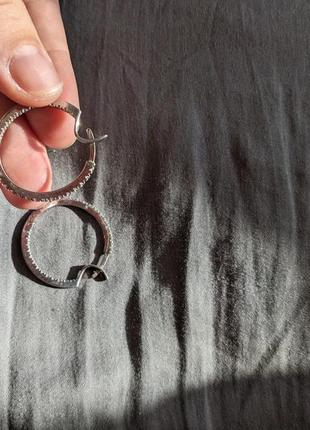Серебряные серьги кольца с камушками2 фото