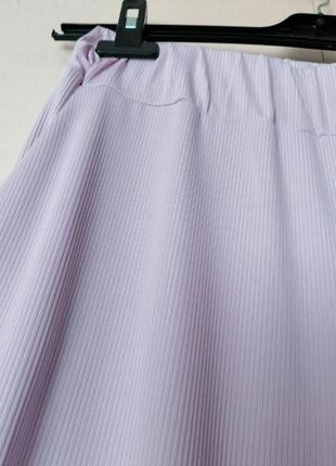 Летние широкие брюки palace стрейч в рубчик турочница палаццо нежно-сиреневого цвета4 фото