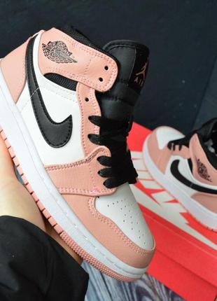 Nike air jordan 1 retro кроссовки женские кожаные топ найк джордан высокие осенние белые с розовой лицензия5 фото