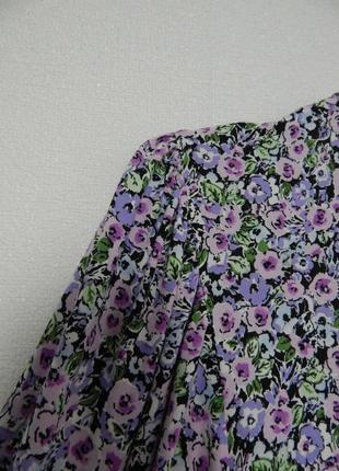 Ярусна сукня лавондова у квіти із воланами об'ємні рукава віскоза4 фото