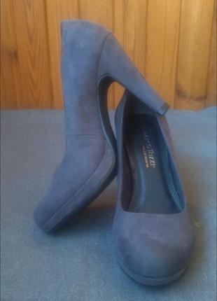 Шикарные туфли 38 размер