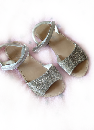 Сандалі дитячі