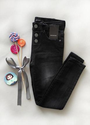 Джинсы для девочки. новые. фирма reserved.