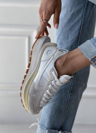 Nike sacai vaporwaffle cream