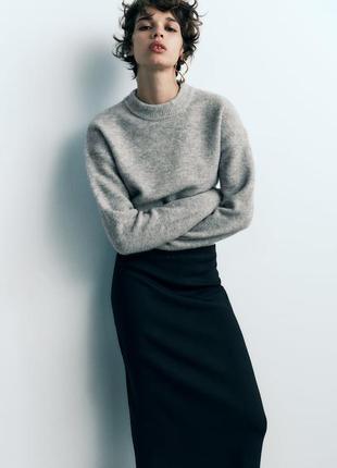 Серый укороченный женский свитер zara