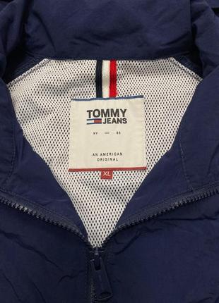 Легкая куртка tommy helfiger jeans light windbreaker jacket6 фото