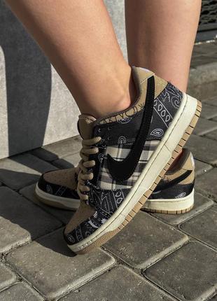 Кросівки жіночі nike dunk low travis scott