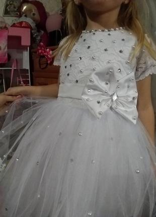 Белое пышное платье для девочки 3-4 лет2 фото