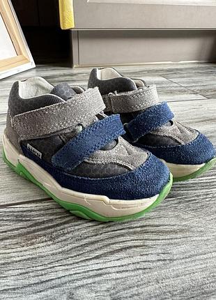 Кроссовочки детские bartek