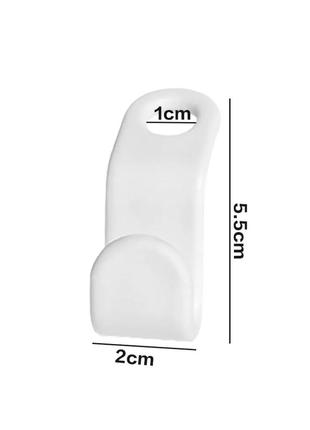 Компактные соединительные крючки для вешалок.