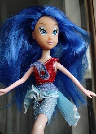 Куколка винкс с голубыми волосами