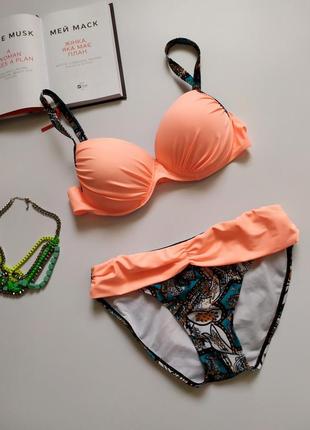 Класний новий купальник