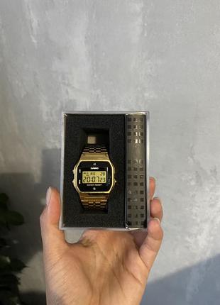 Годинник casio