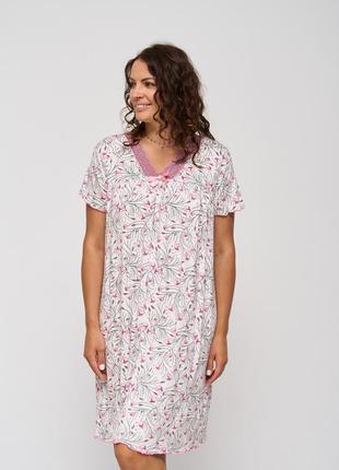 Вискозная рубашка с кружевом, батал - розовые цветы