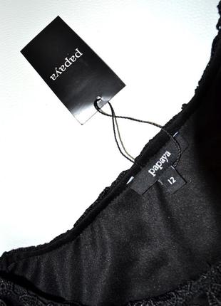 Нежное черное платье с цветочными кружевными аппликациями5 фото