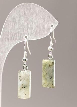 Серьги натуральный камень лабрадор цилиндр d-17,5х8 мм
