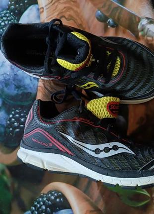 2 Zapatillas Saucony Peregrine 12 Azul Amarillo AW22 zapatillas de running Saucony mujer maraton negras