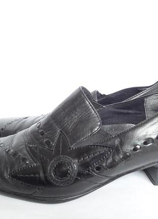 Туфлі брнд р. 38