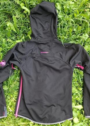 Крута жіноча трекінгова куртка mammut ultimate hoody windstopper4 фото