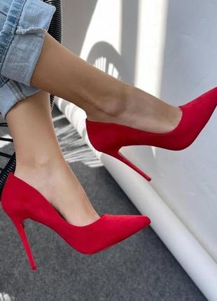 Жіночі червоні туфлі1 фото