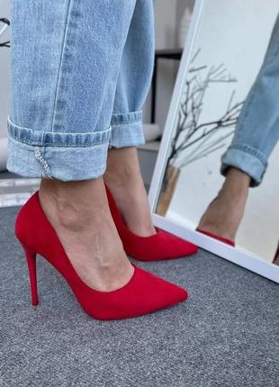 Женские красные туфли2 фото