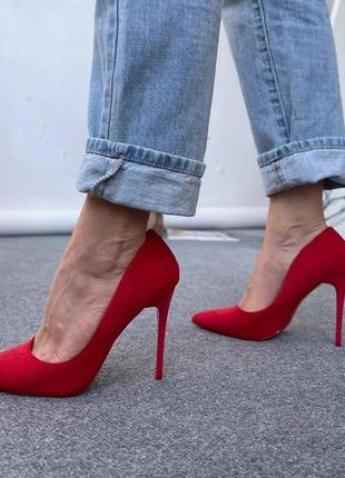 Женские красные туфли5 фото