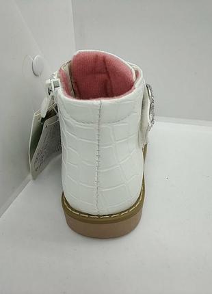 Осенние ботинки на девочку шалунишка.