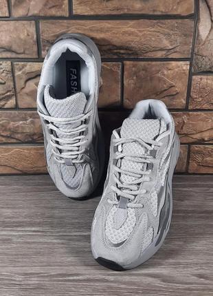 Чоловічі кросівки adidas yeezy boost 700 v2 кросівки ізо буст 700 світло-сірі7 фото