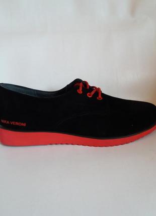 Туфли  макасины женские замшевые черные с красной подошвой на шнурке 41рзмер(последний)2 фото