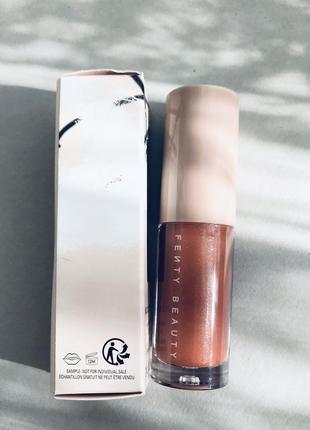 Fenty beauty gloss bomb universal lip luminizer блиск для губ у відтінку fenty glow4 фото