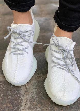 Кроссовки мужские текстильные спортивные adidas yeezy boost на каждый день демисезонные белые | модные мужские6 фото