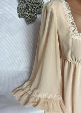 Нежная блуза  с красивыми широкими рукавами3 фото