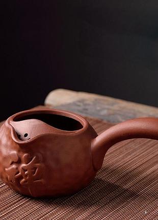Чахай с изогнутой ручкой "дзен" красный из исинской глины 160 мл,чаша справедливости глиняная