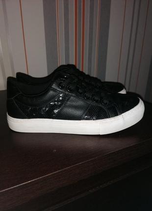 Кеди снікерси туфлі 37р new look